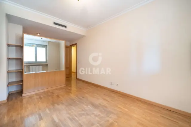 Apartment in Alameda de Osuna photo 17