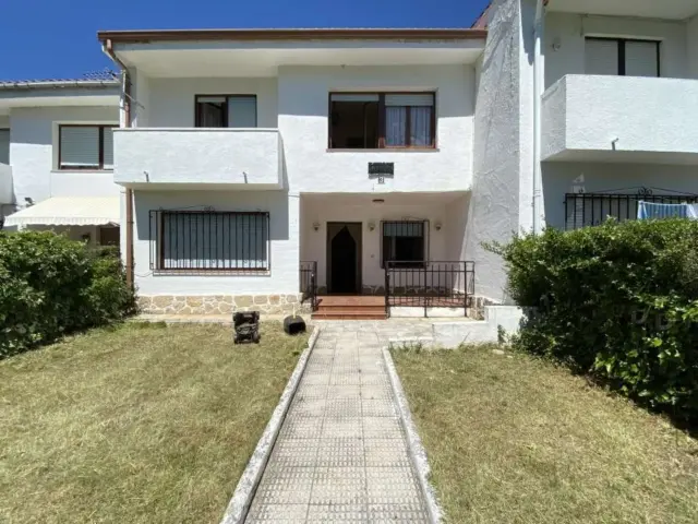Casa adosada en venta en Pedrosa de Tobalina, Quintana Martín Galíndez (Valle de Tobalina) de 95.000 €