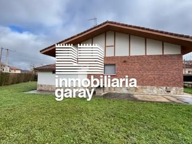 Chalet en Medina de Pomar
