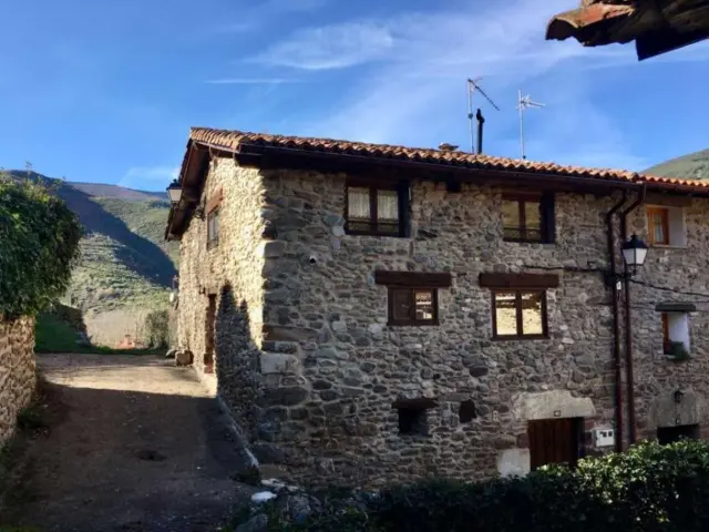 Casa en calle de Arriba 40
