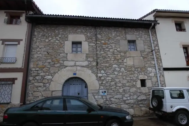 Casa en venta en Criales de Losa, Medina de Pomar de 65.000 €