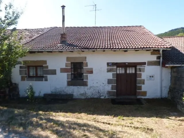 Casa en venta en Entrambrosrios, Ahedo de Linares (Merindad de Sotoscueva) de 35.000 €