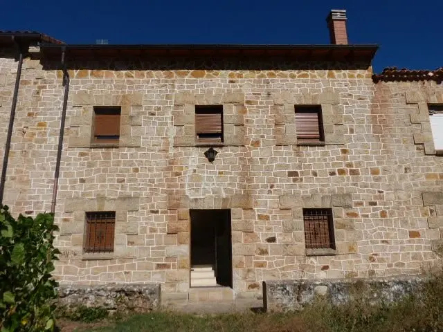 Casa en Casa Con Terreno en El Valle de Zamanzas-Mirar Datos Privados