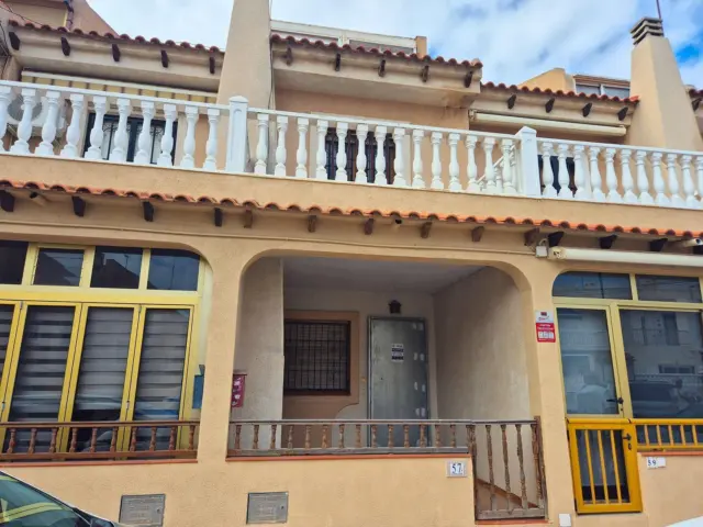 Semi-detached chalet on Calle de la Barraca, 57