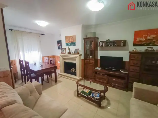House in Centre photo 3