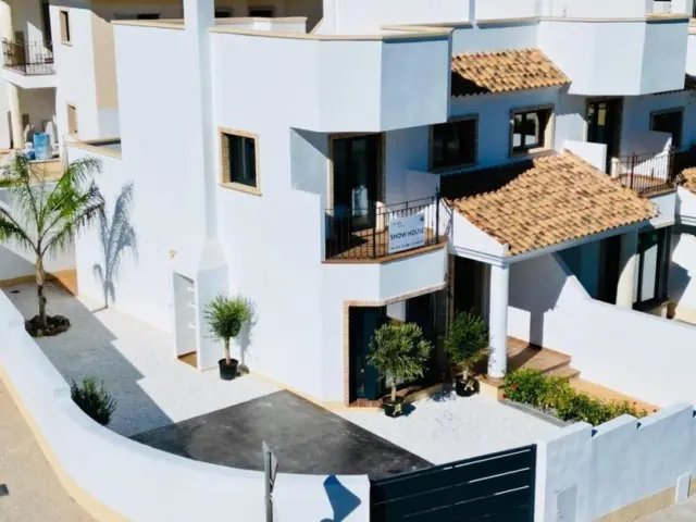 House on Carrer Dinamarca, no. s/n photo 2