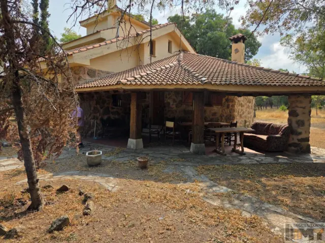Chalet in Pelayos del Arroyo photo 10