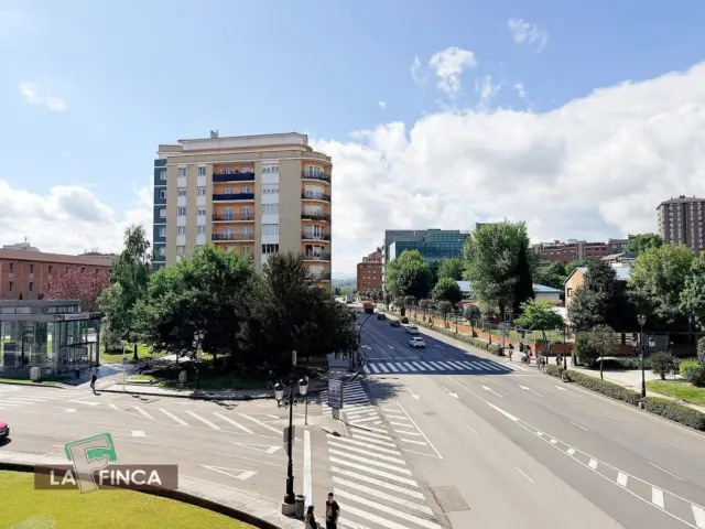 Apartment on Hermanos Menéndez Pidal Street photo 37