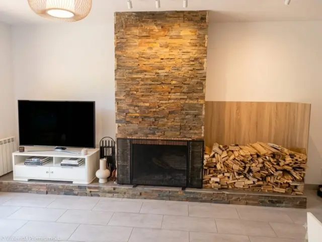 Semi-detached chalet on Serra de La Rodonella Street