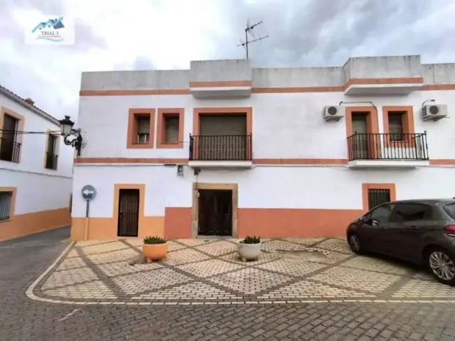 Chalet in Torre de Santa María photo 2