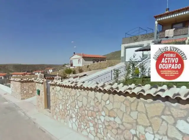 Chalet in Estremera