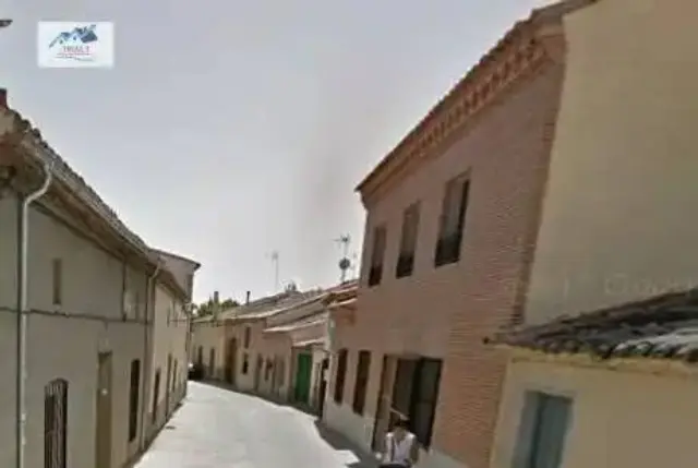 Chalet en Madrigal de Las Altas Torres