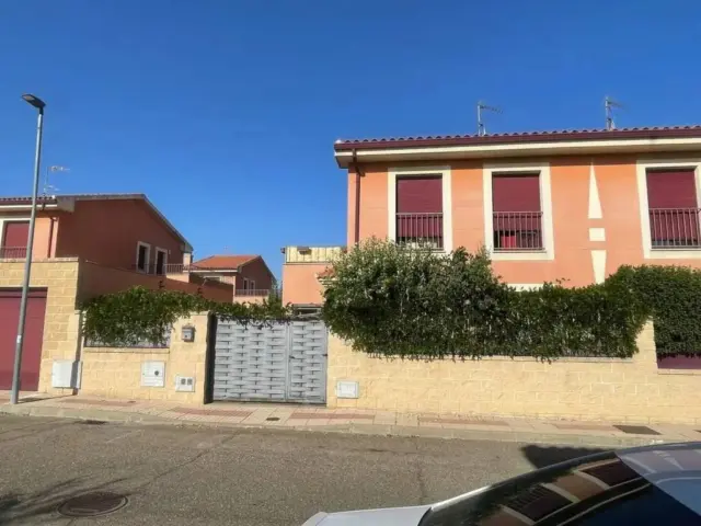Chalet en Moraleja del Vino