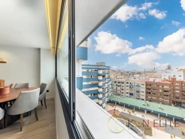 Apartment on Avenida de Maisonnave