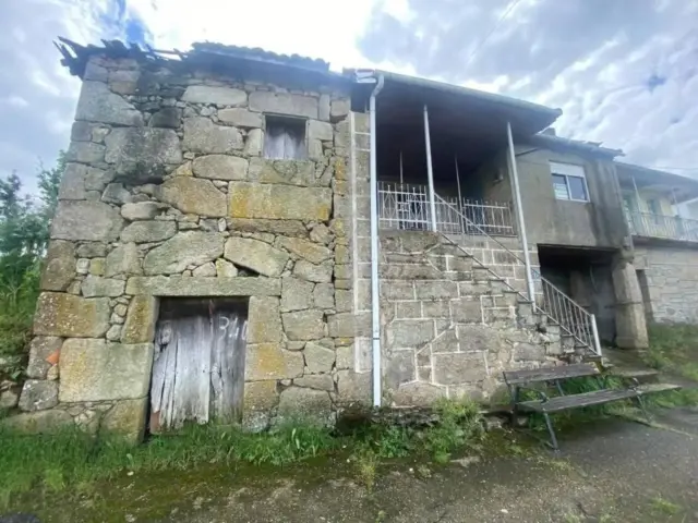 Chalet en San Cibrao Das Viñas (Capital)