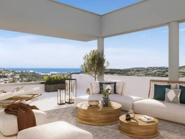Top-floor apartment in Estepona