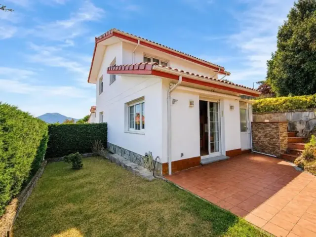 Chalet in Argoños