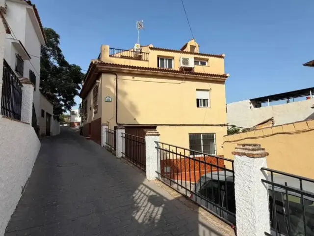 Chalet on Calle del Padre Navedo