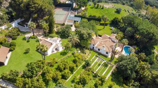 Rustic Finca in Alhaurín Golf