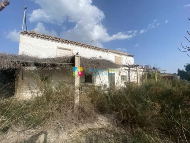 Rustic Finca in Urrácal
