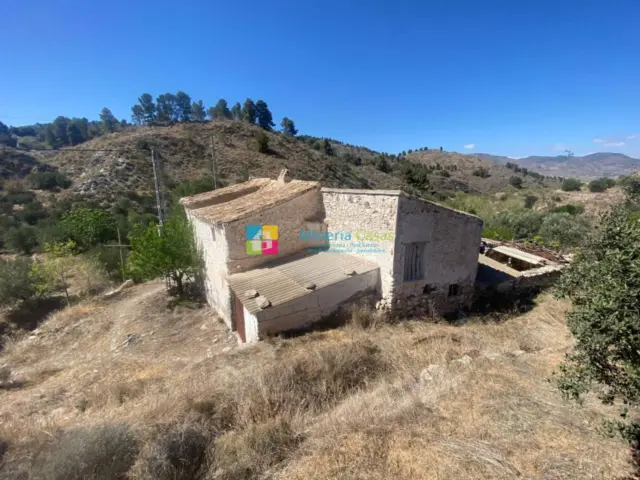 Rustic finca in Purchena