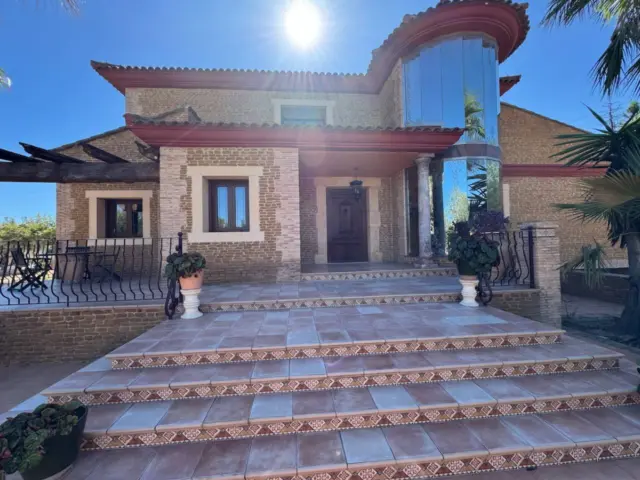 Rustic farm in Los Montesinos