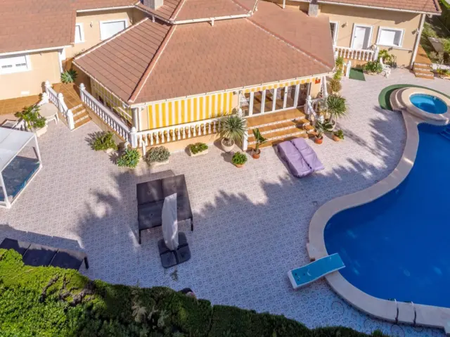 Chalet en Cabo Roig-La Zenia-La Regia