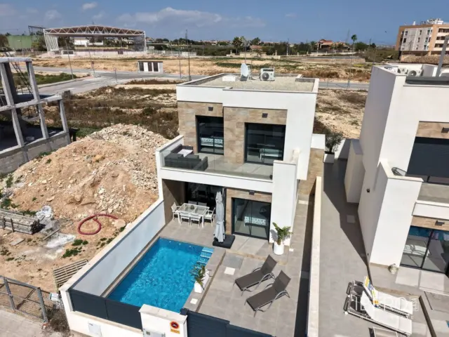 House in Los Montesinos photo 10