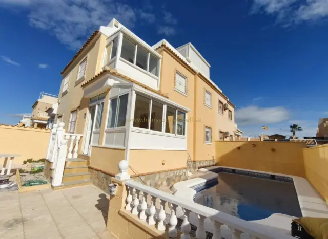 Casa en Playa Flamenca-Las Piscinas