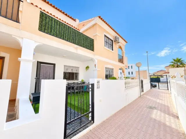Casa en Cabo Roig-La Zenia-La Regia