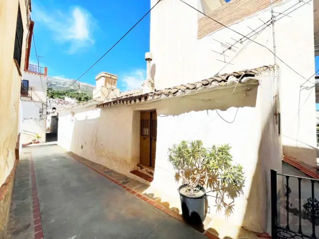 House in Sedella