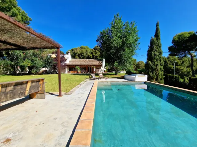 House in Tibi