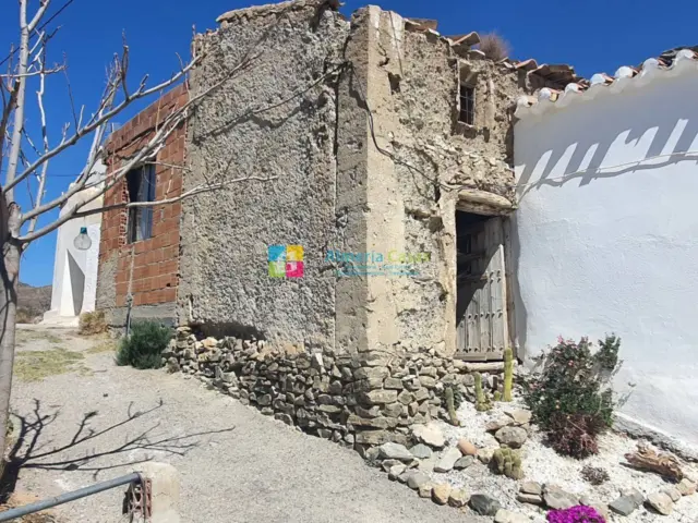 Rustic finca in Oria