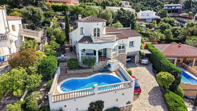 Single-family home in Palau-Saverdera photo 2