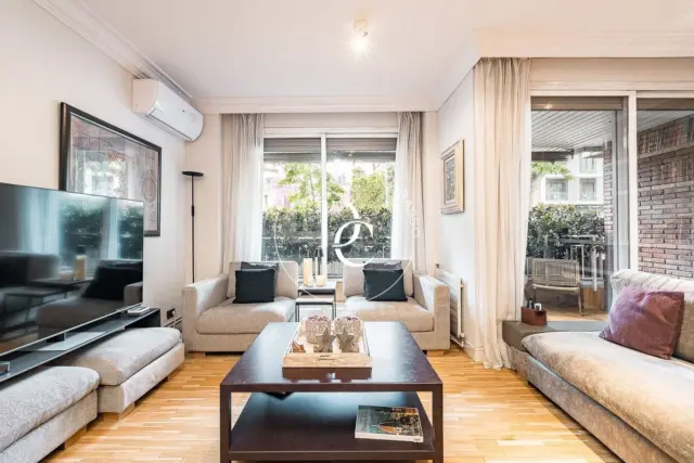 Apartment in Sant Gervasi-Galvany photo 2