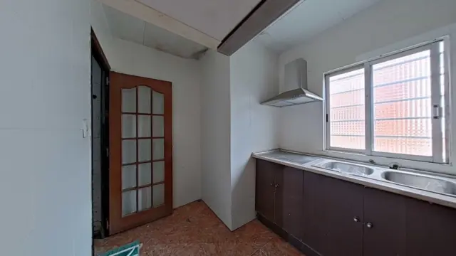 Terraced house on Carrer de Palau-Solità photo 23
