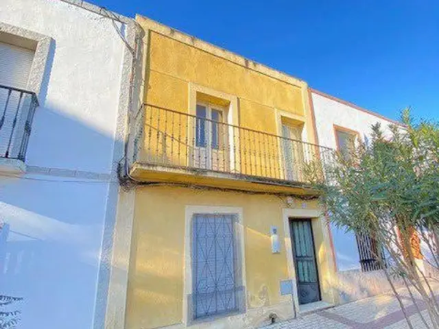 Casa en venta en Avenida de Extremadura, cerca de Calle Francisco Pizarro, La Albuera de 52.000 €