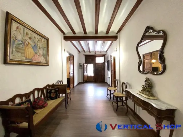 House on Maestro Serrano Street photo 3