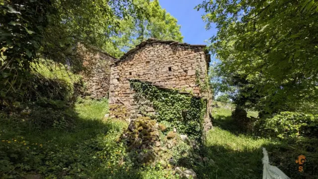Rustic finca on Calle Aldano, No. 34