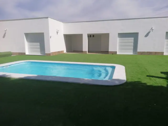 Chalet in Barrio Nuevo