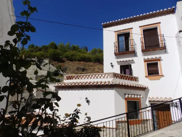 House for sale in Salares, Salares of 213.000 €