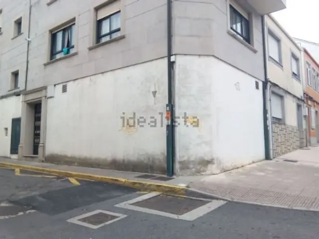 Commercial premises for rent in Canido, Parroquias (Ferrol) of 250 €<span>/month</span>