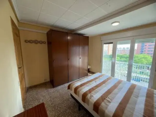 Apartment on Calle de Tomás de Villarroya photo 9