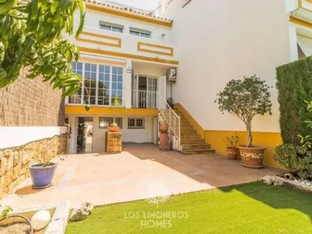Terraced house on Calle del Peral photo 9