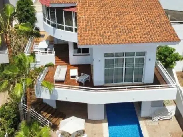 Chalet on Calle Francia, No Number