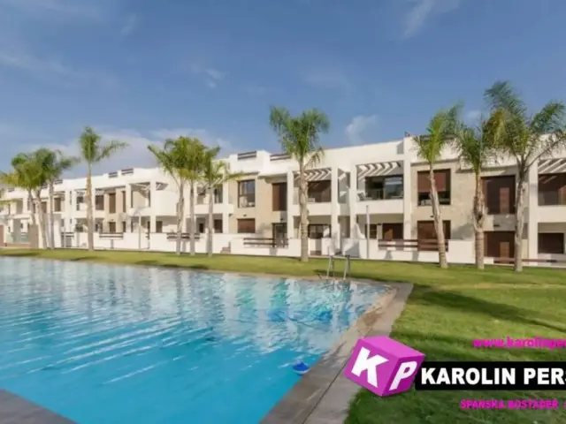 Chalet in Los Balcones-Los Altos-Punta Prima photo 2