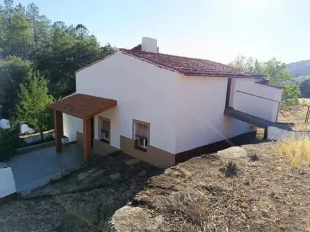 Casa rústica en Fuentes de León