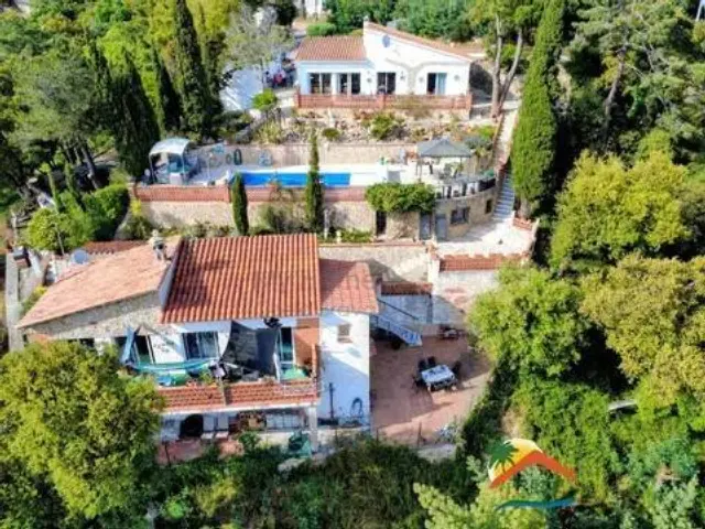 Chalet on Carrer de Osona photo 2