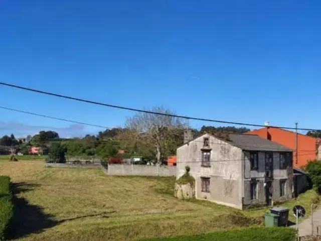 Chalet on Carballo Street, 6