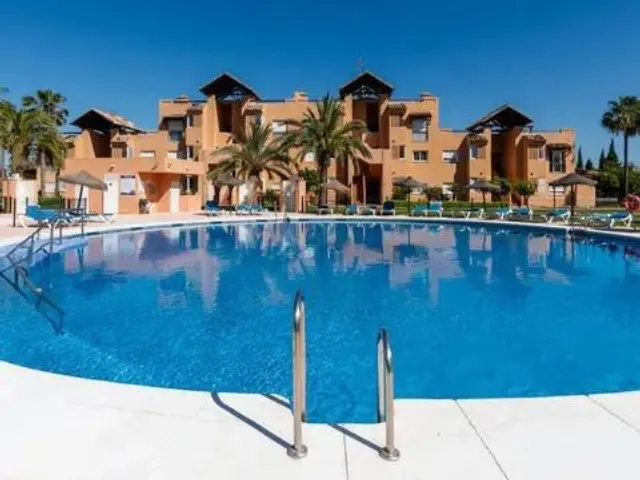 Apartment in Urbanización Casares del Sol photo 9